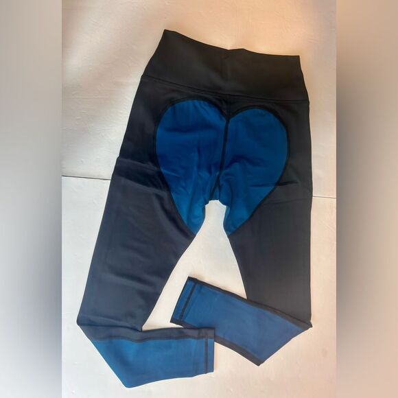 NEW EVREE X BARBELLA  Women’s Heart Booty Leggings
Activewear Black M - Picture 3 of 13